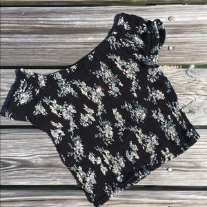 Black floral form fitting off the shoulder croptop